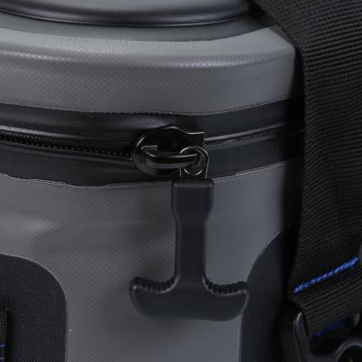 15 Can Soft Cooler Black Bulldog Winch